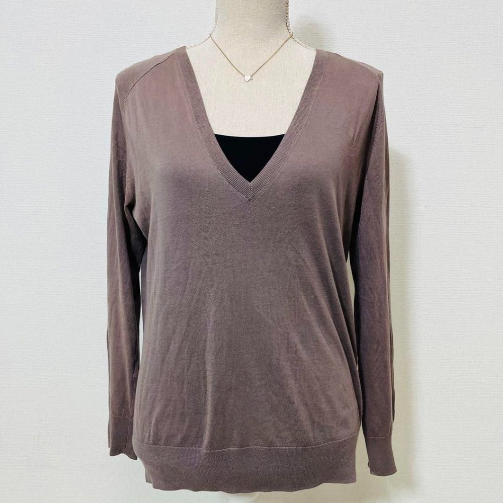 V-neck Design Pleated Stretch Sweater